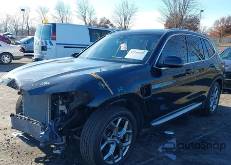 2021 BMW X3 Phev xDrive30E z USA, uszkodzony, nr VIN 5UXTS1C04M9E77669